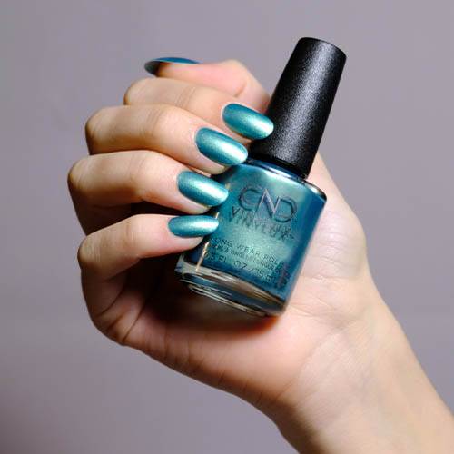 SMALTO CND VINYLUX Clash Out